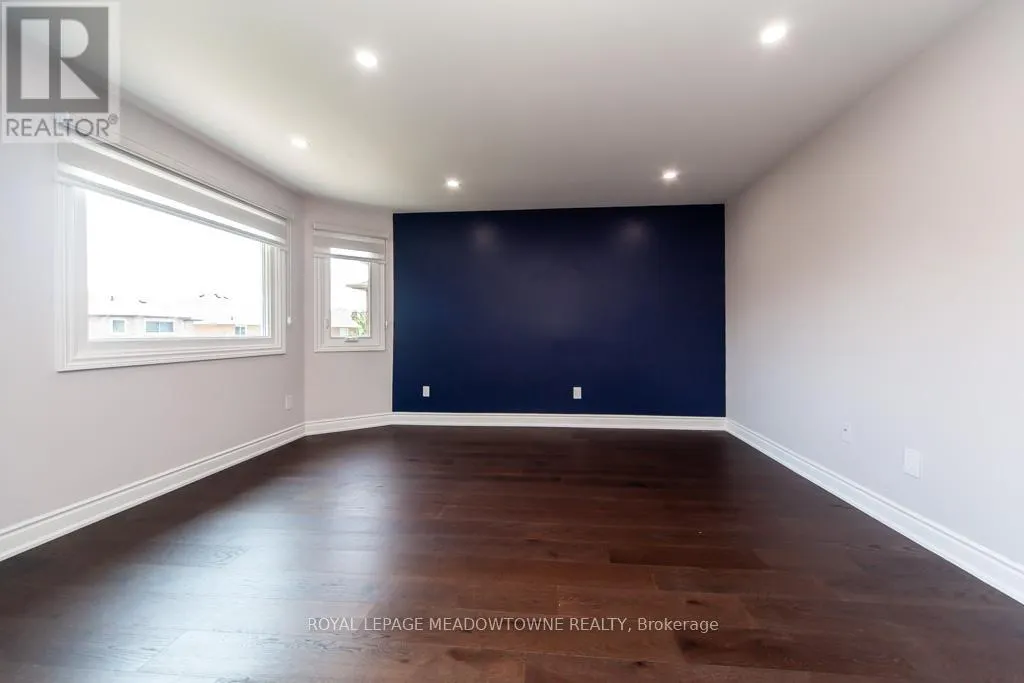 328 BRISTOL ROAD W