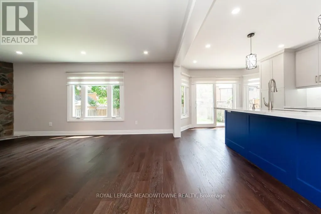 328 BRISTOL ROAD W