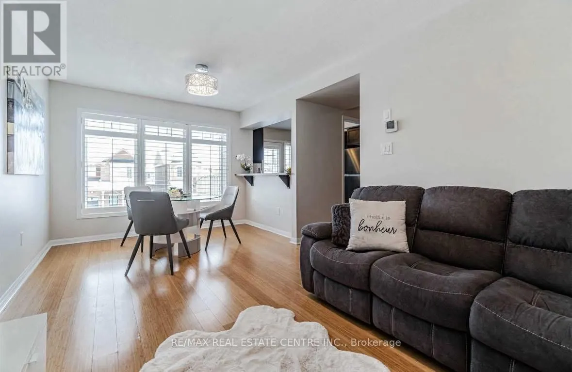 271 WOODLEY CRESCENT S
