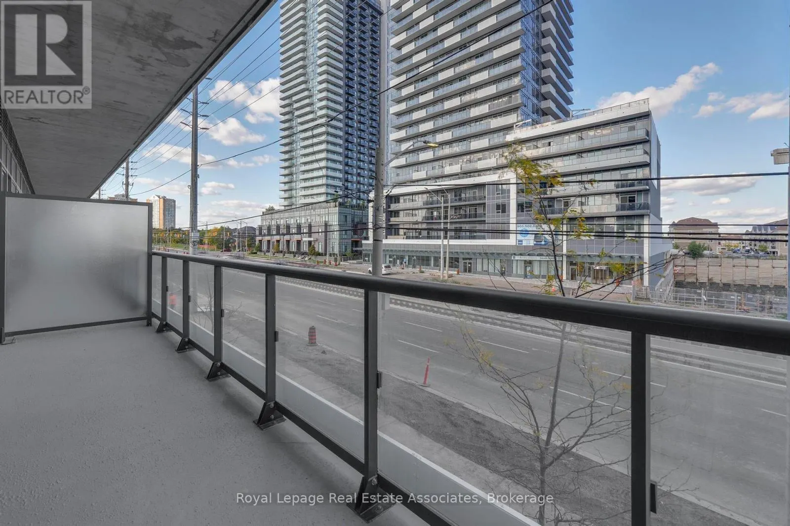 220 - 15 WATERGARDEN DRIVE