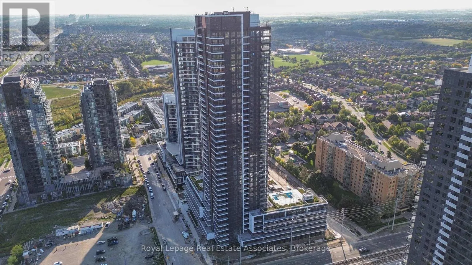220 - 15 WATERGARDEN DRIVE