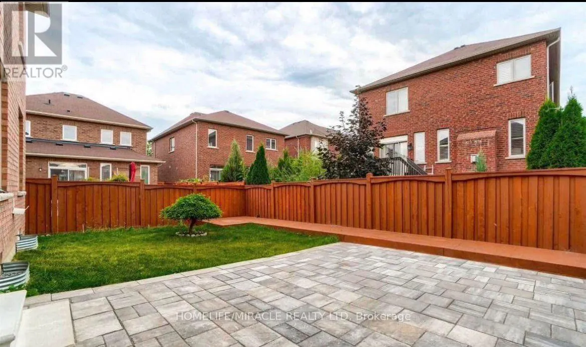 144 GEORGE ROBINSON DRIVE