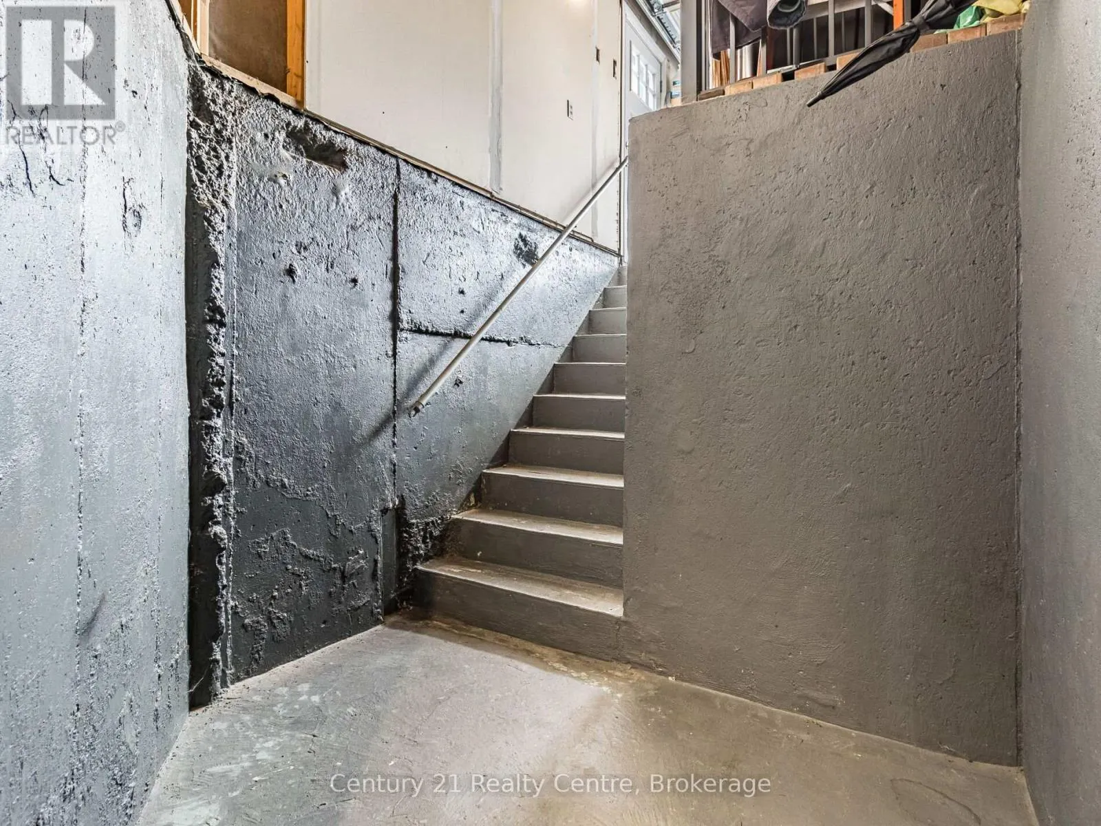BASEMENT - 34 NIAGARA PLACE