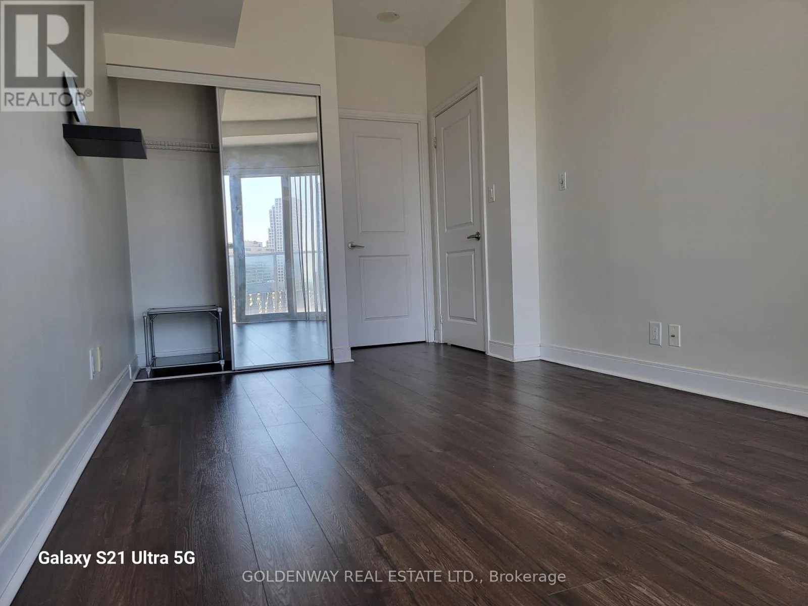 1302 - 60 ABSOLUTE AVENUE