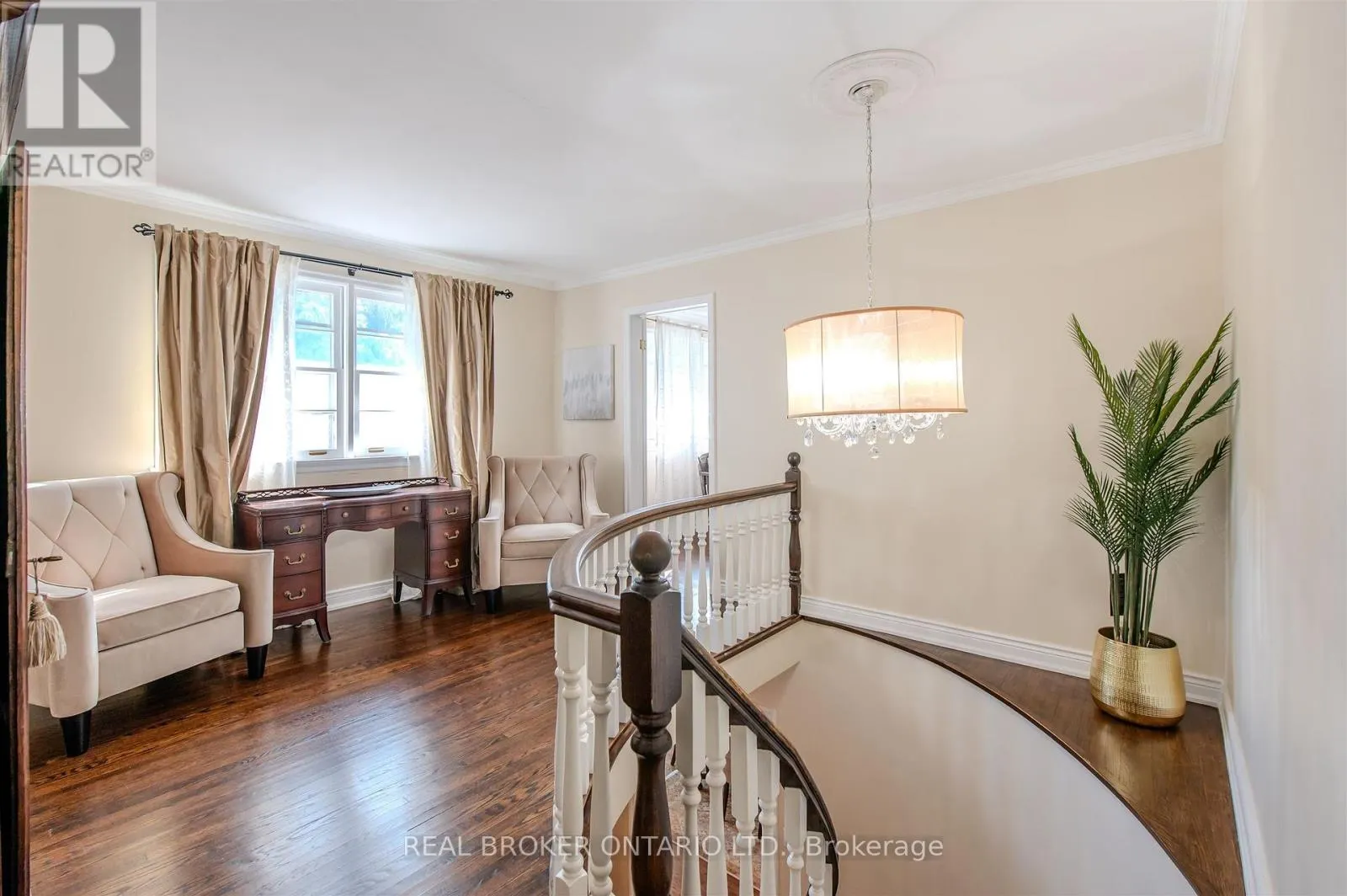 6 STREATHAM PLACE