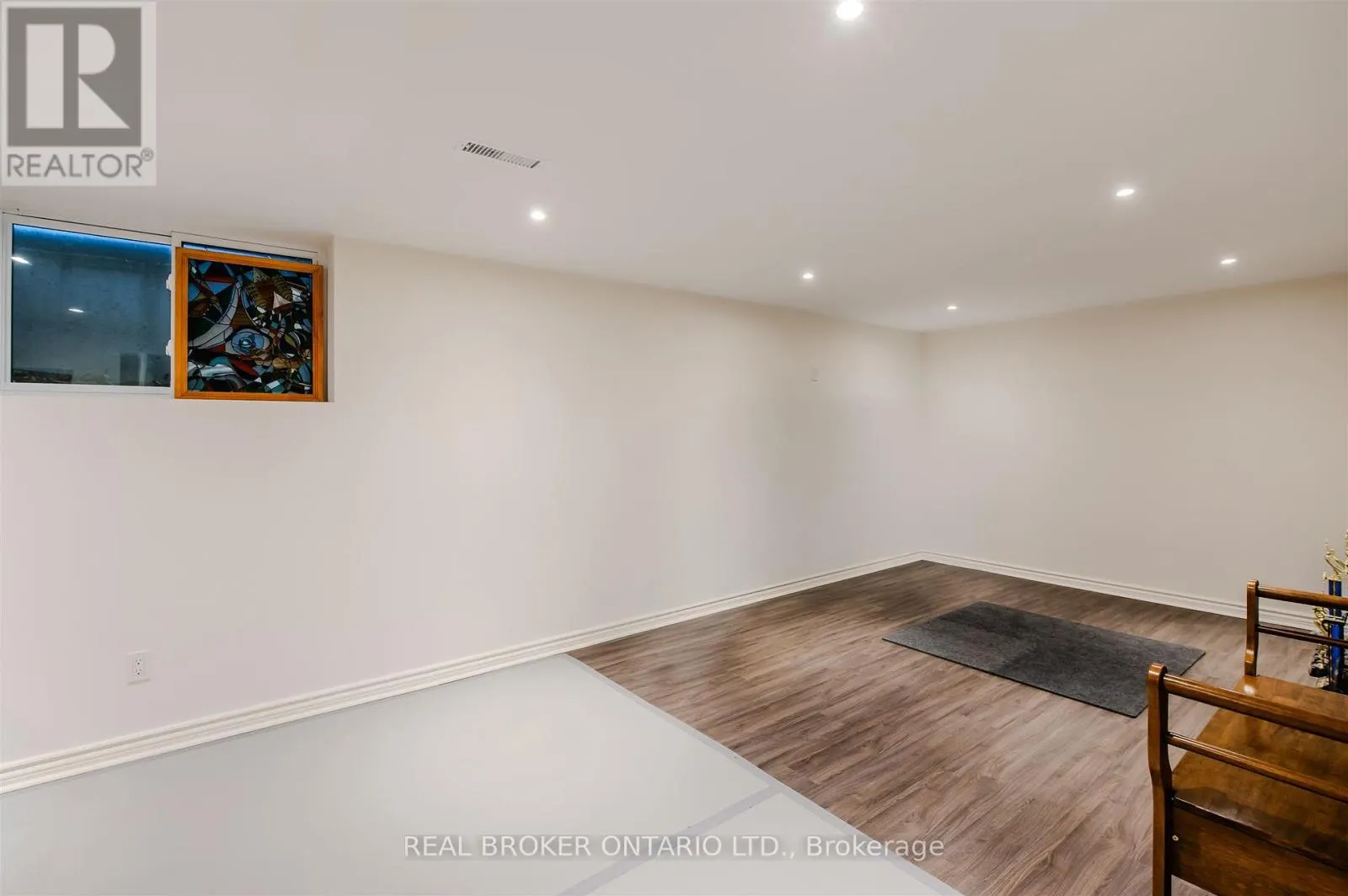 6 STREATHAM PLACE
