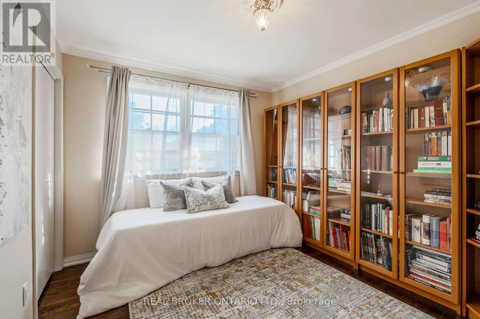 6 STREATHAM PLACE