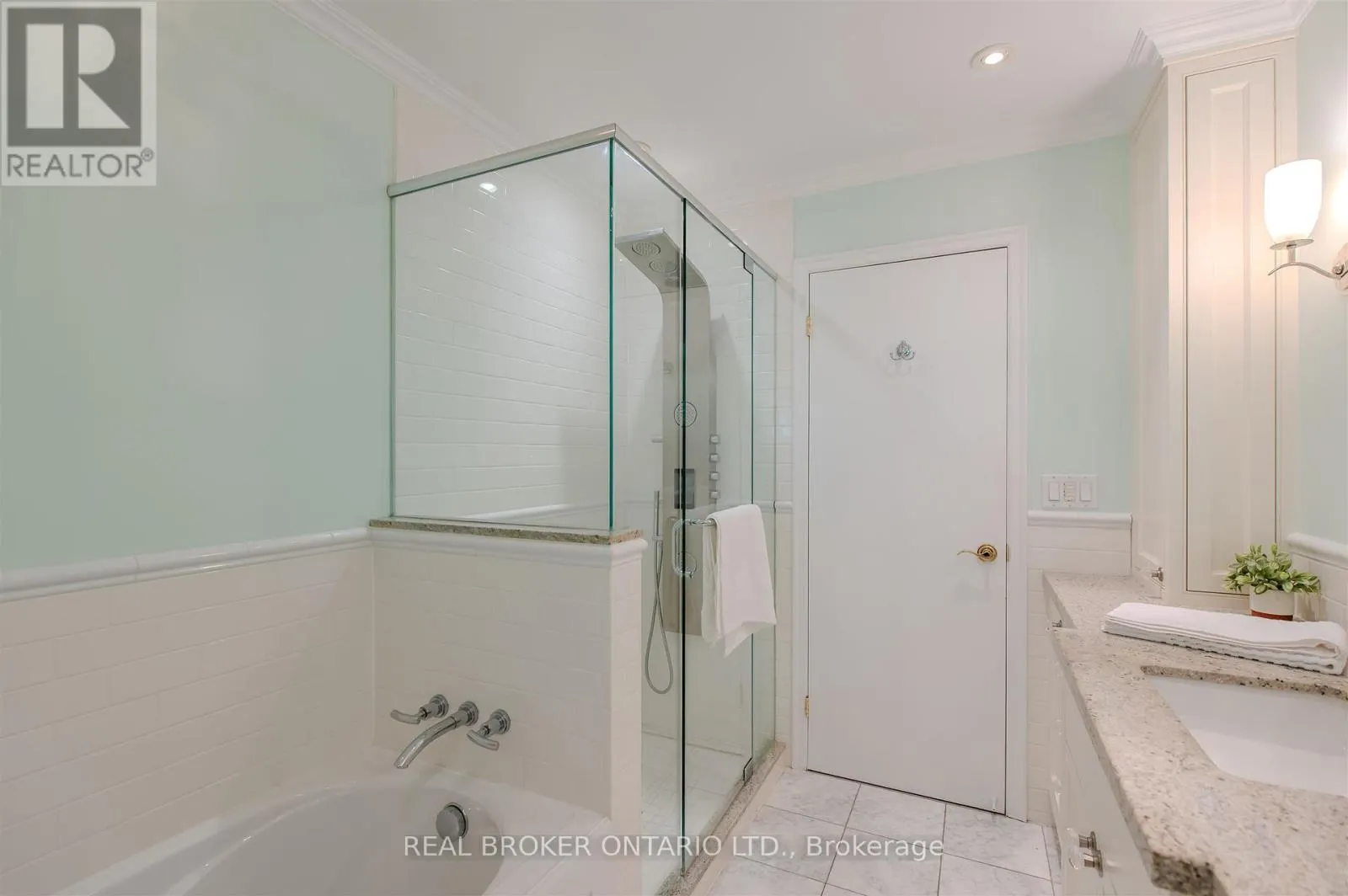 6 STREATHAM PLACE