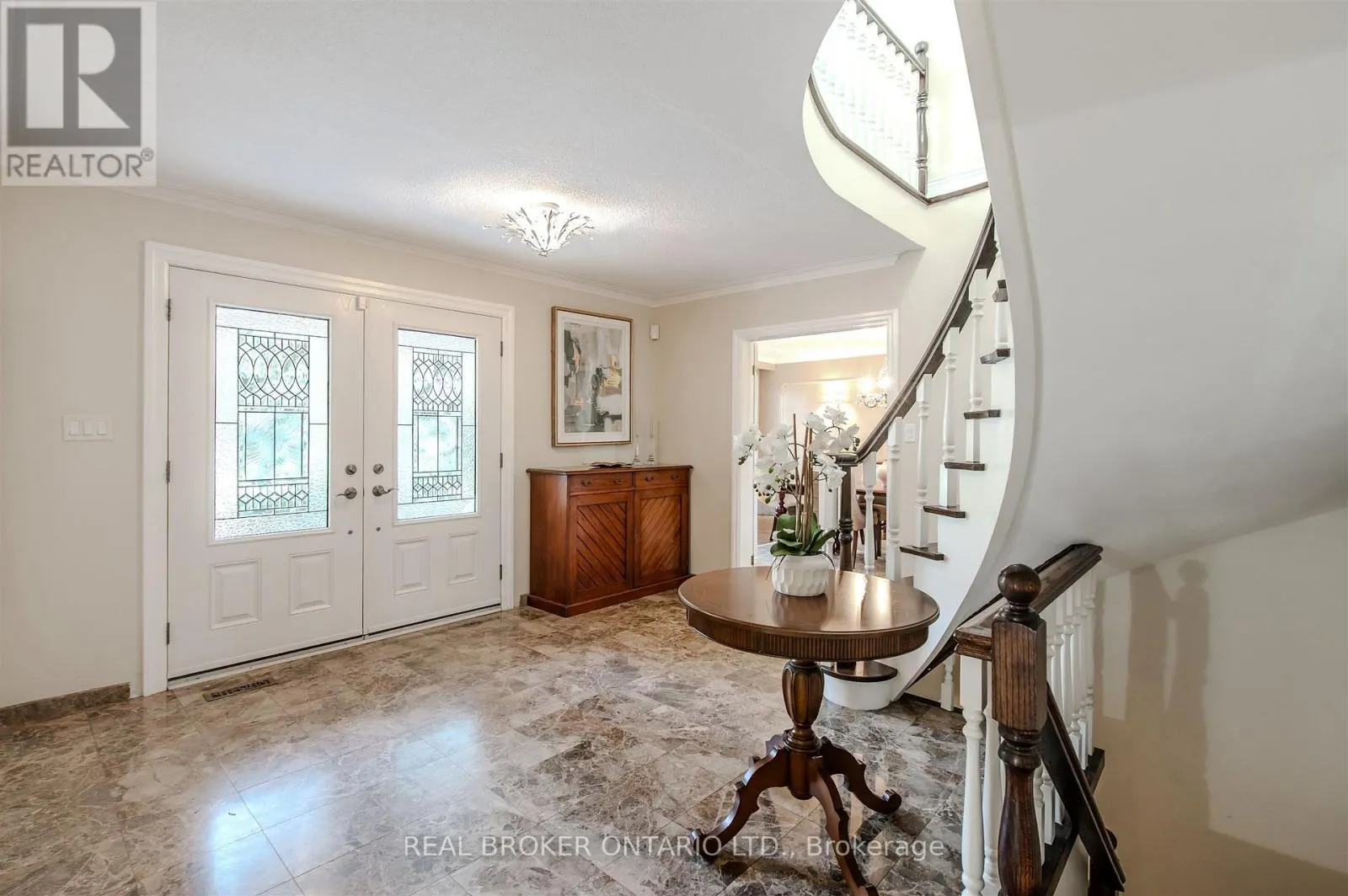 6 STREATHAM PLACE
