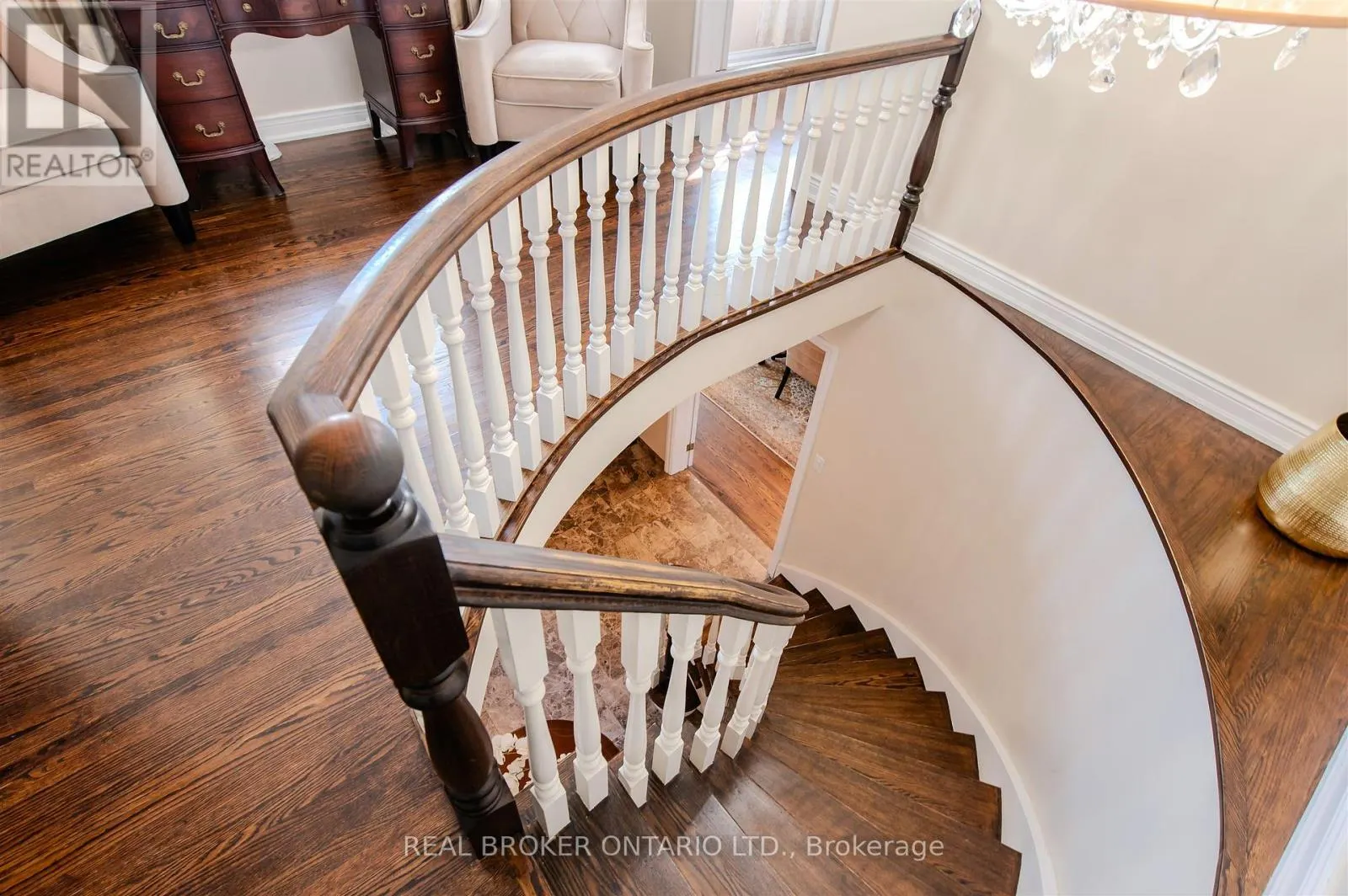 6 STREATHAM PLACE