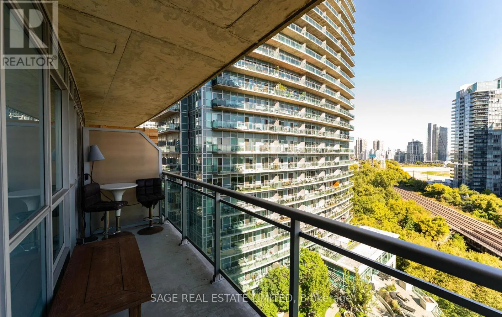 1202 - 155 LEGION ROAD N