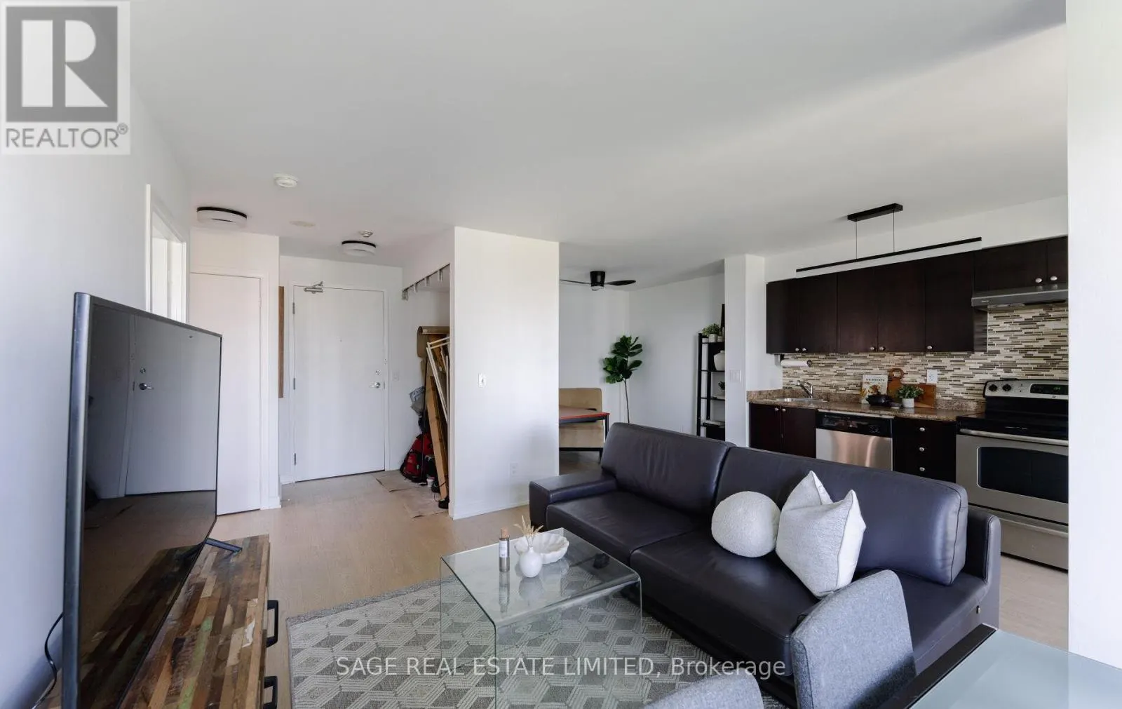1202 - 155 LEGION ROAD N