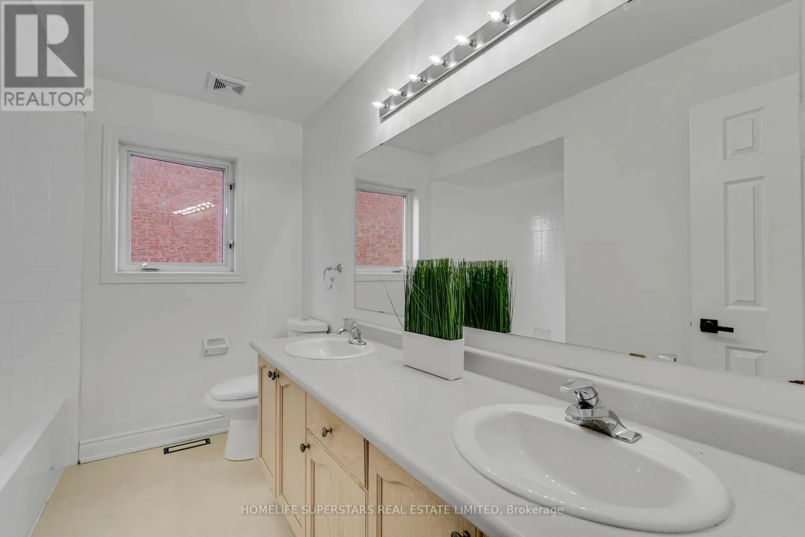 10 ORCHID DRIVE