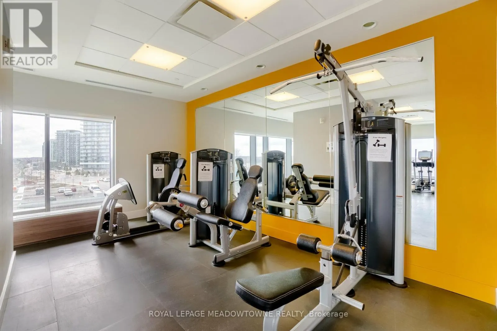 802 - 2560 EGLINTON AVENUE W