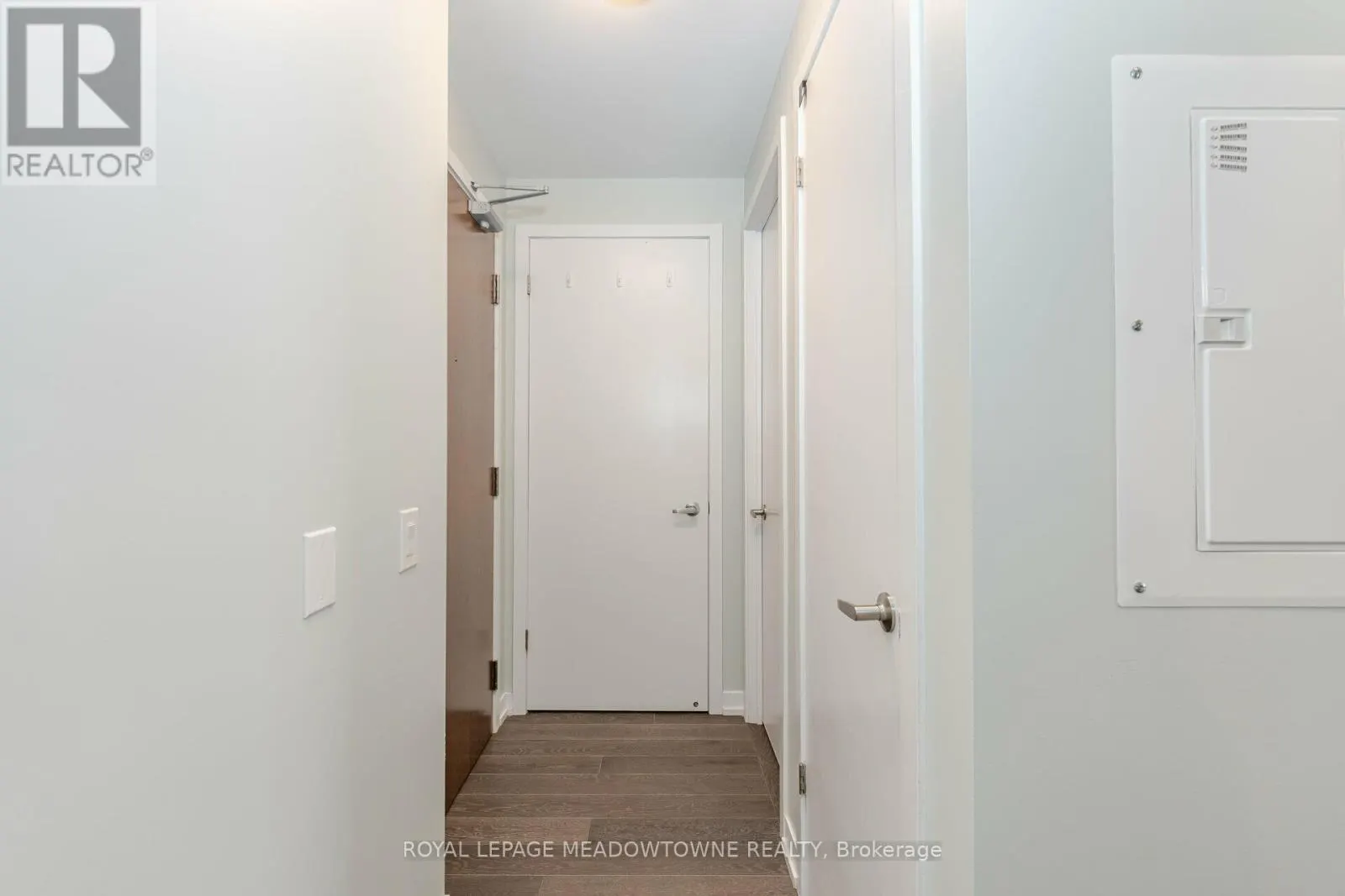 802 - 2560 EGLINTON AVENUE W
