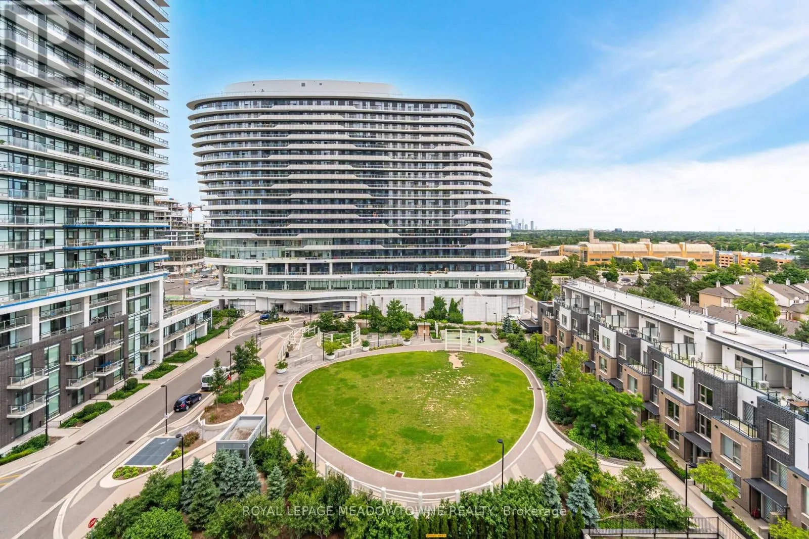 802 - 2560 EGLINTON AVENUE W