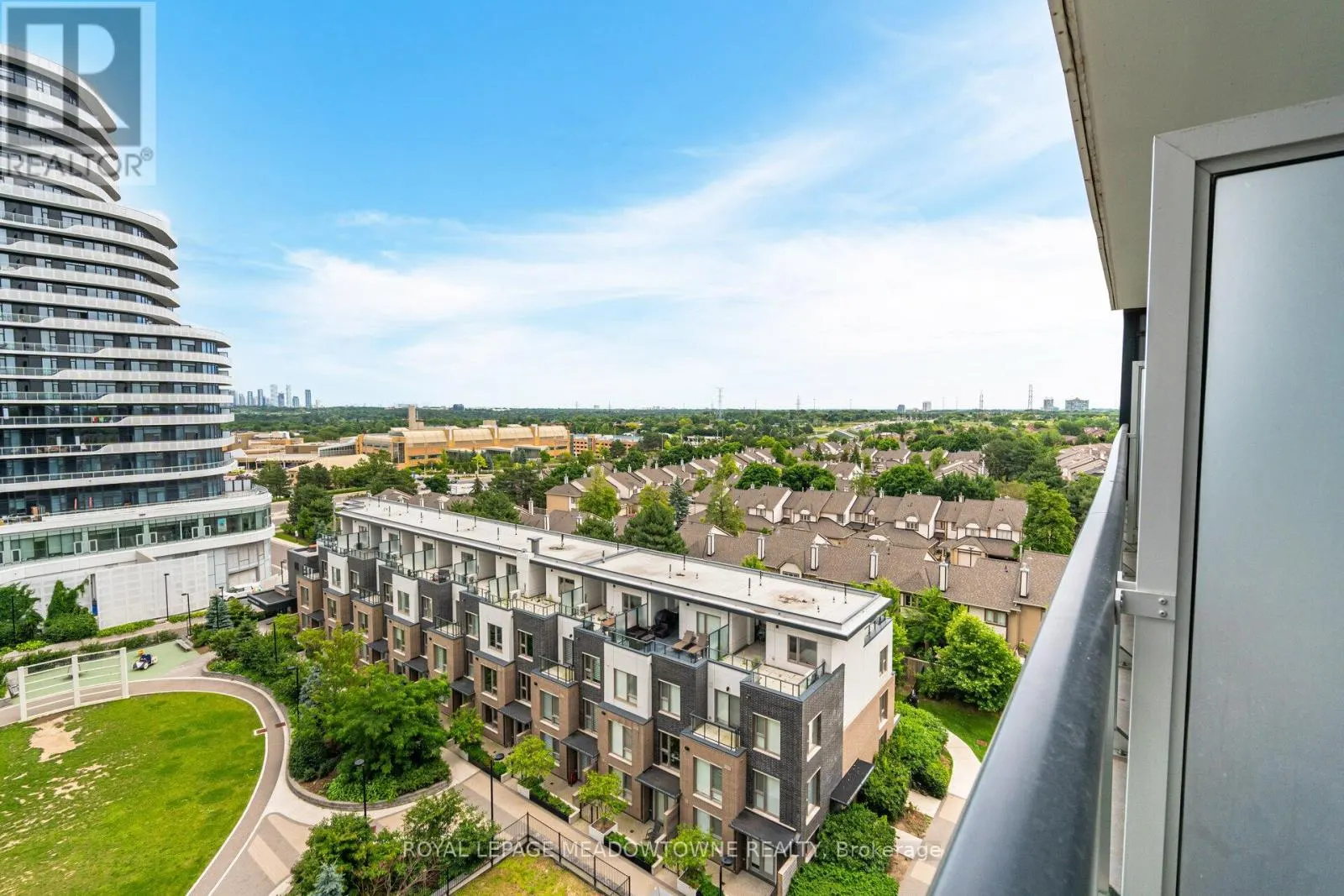 802 - 2560 EGLINTON AVENUE W