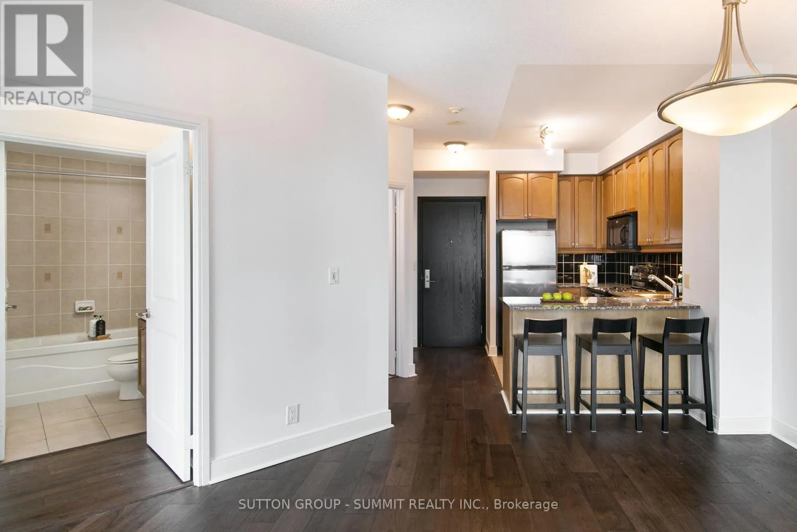 1202 - 80 ABSOLUTE AVENUE