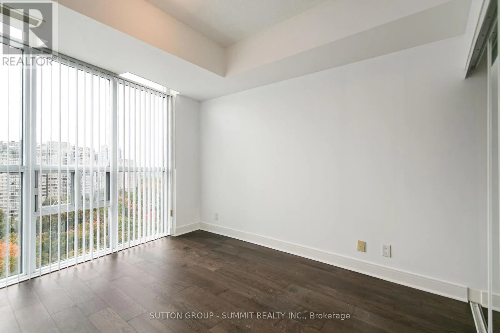 1202 - 80 ABSOLUTE AVENUE