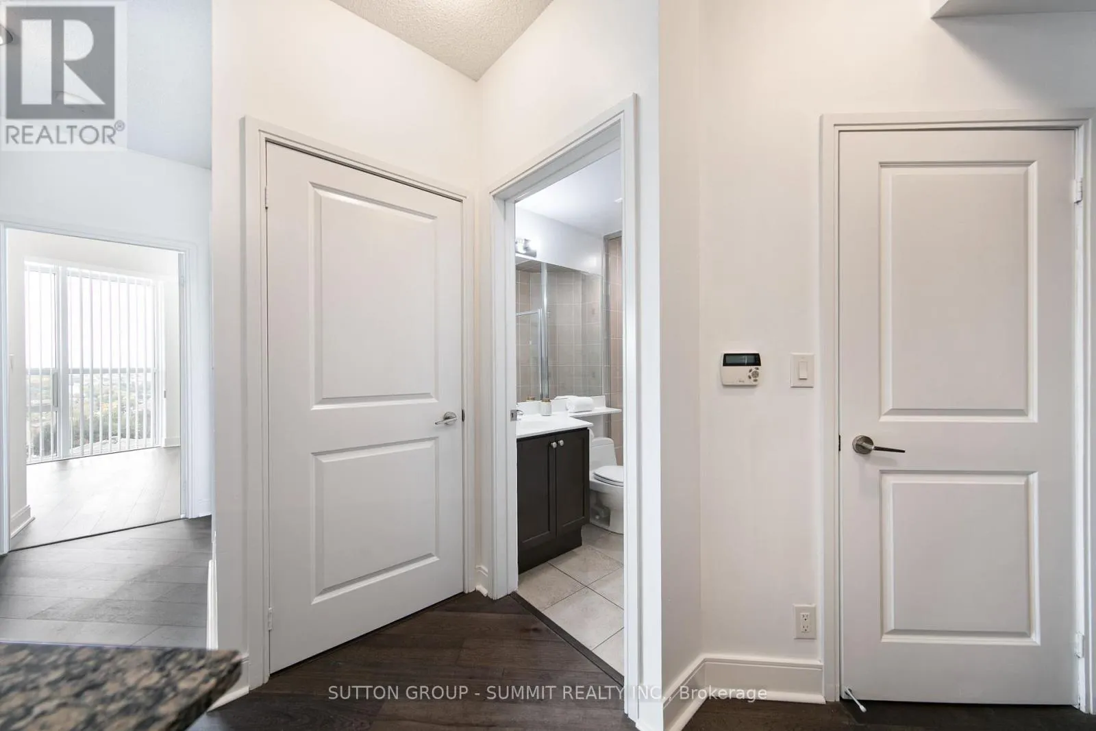 1202 - 80 ABSOLUTE AVENUE