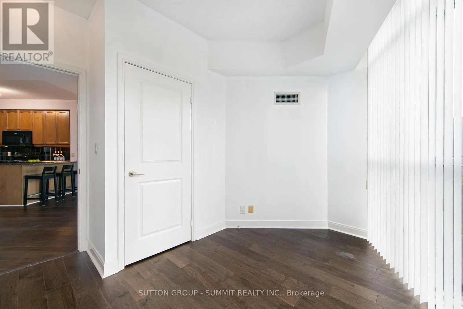 1202 - 80 ABSOLUTE AVENUE