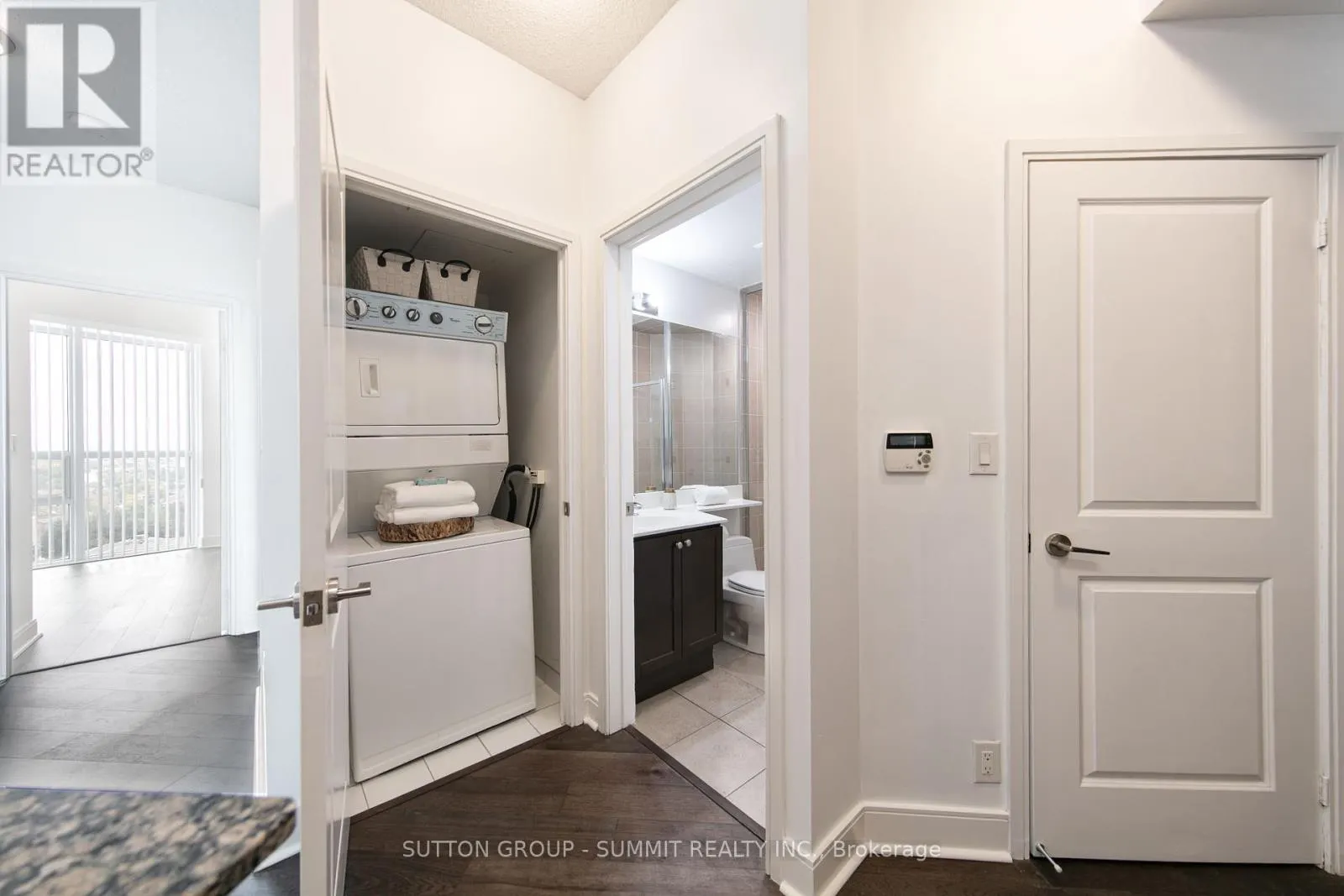 1202 - 80 ABSOLUTE AVENUE