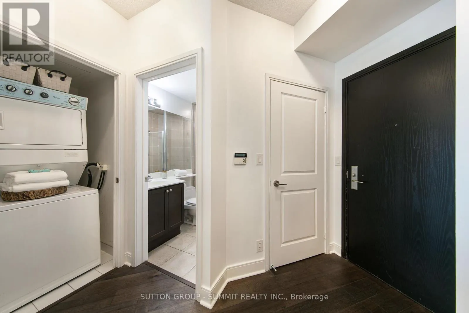 1202 - 80 ABSOLUTE AVENUE