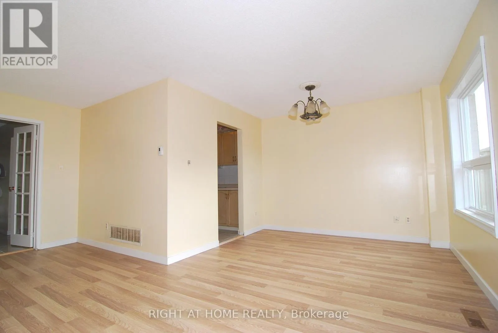 158 TOBA CRESCENT