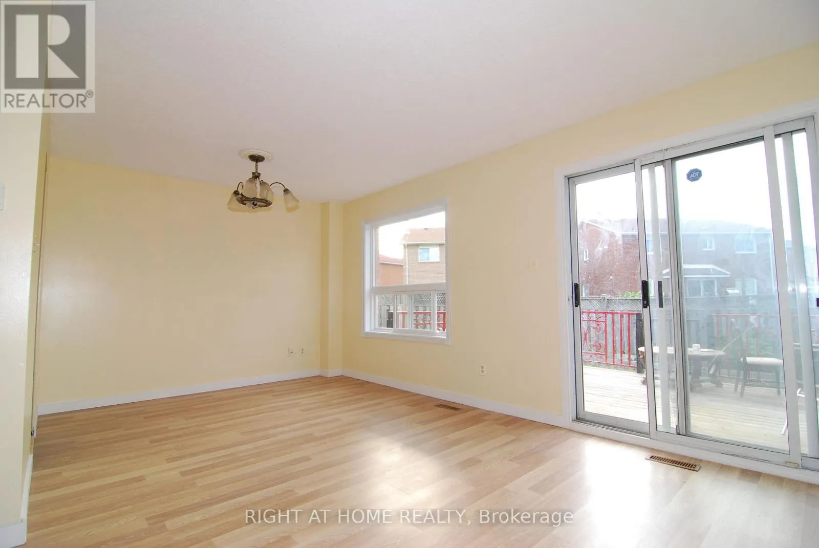 158 TOBA CRESCENT