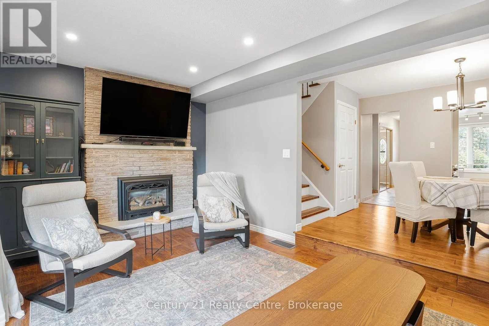 2203 MIDDLESMOOR CRESCENT