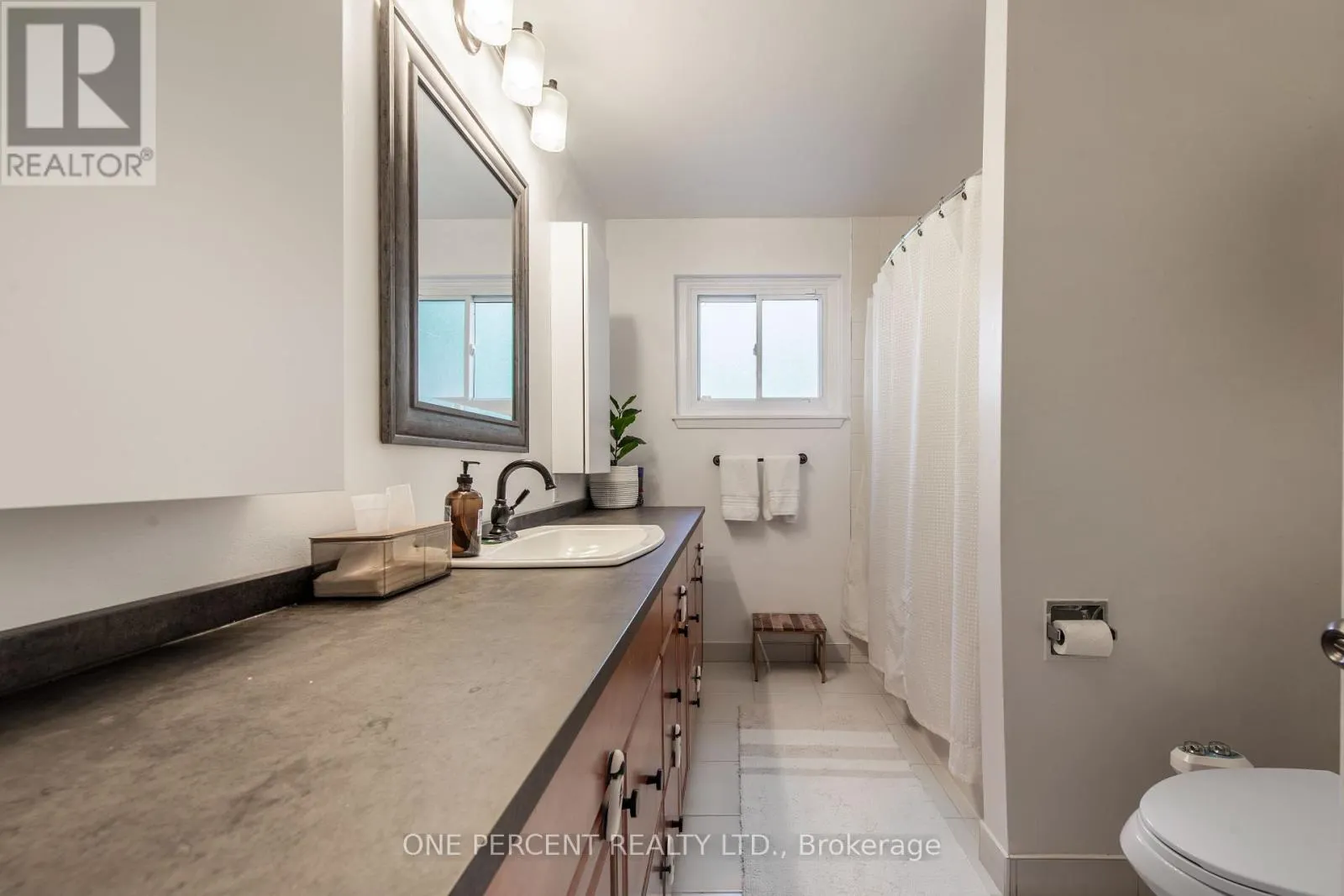 46 BYTHIA STREET