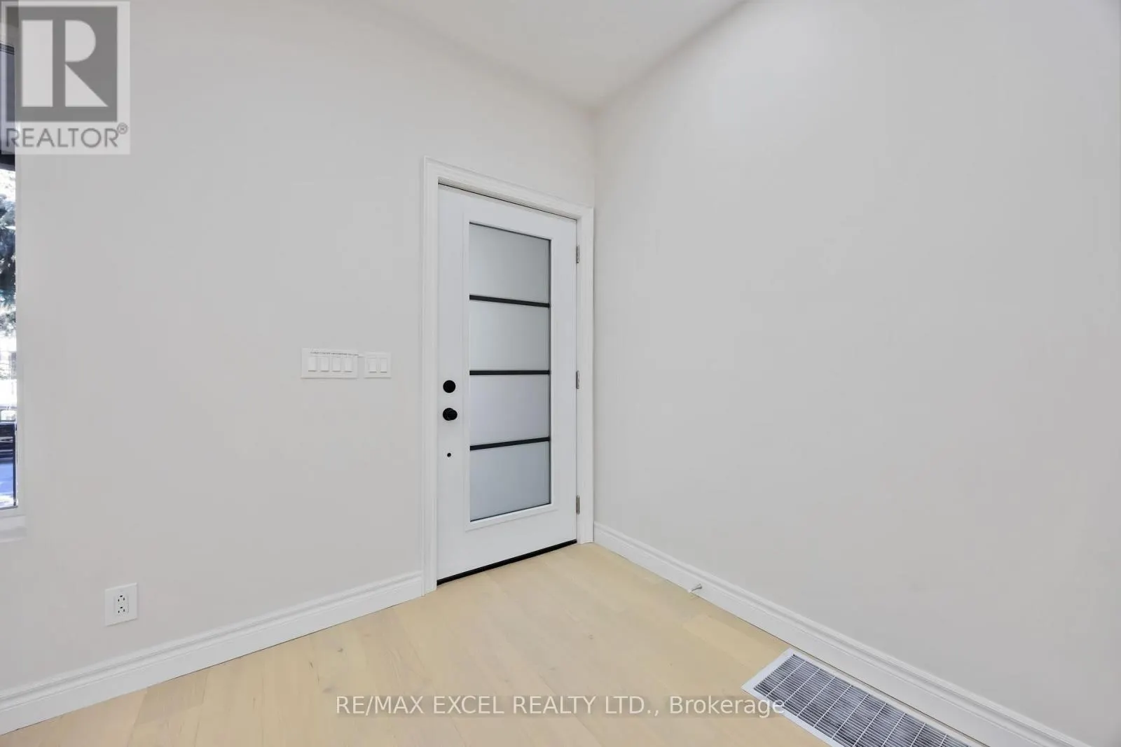 806 GLADSTONE AVENUE