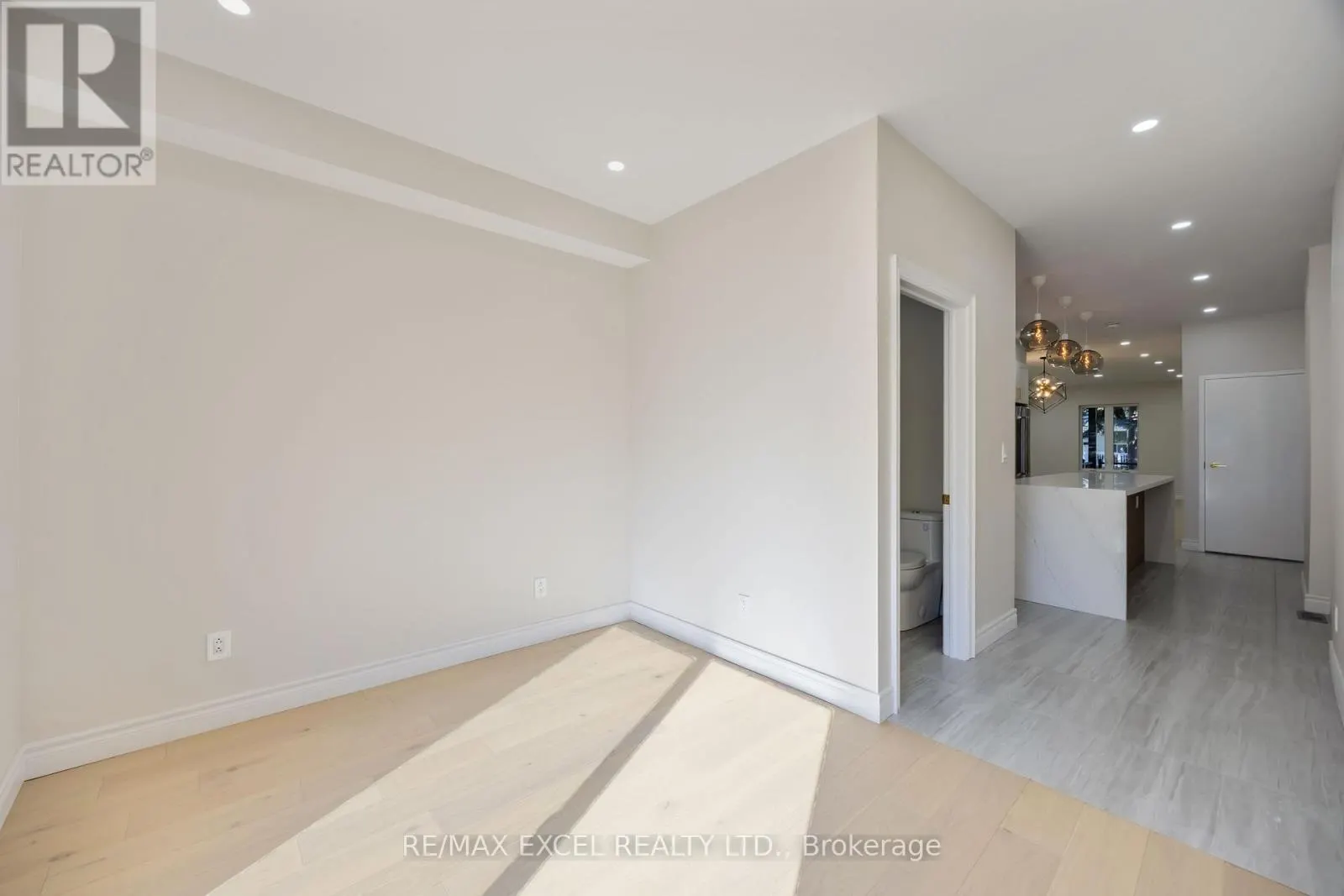 806 GLADSTONE AVENUE
