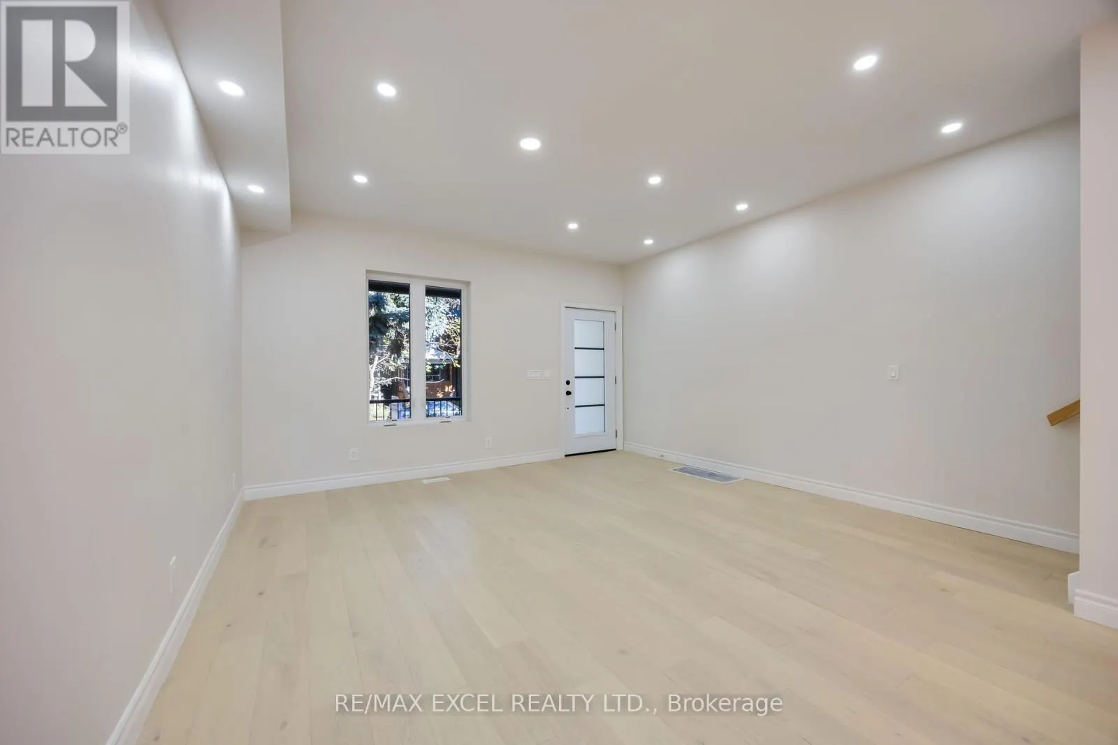 806 GLADSTONE AVENUE