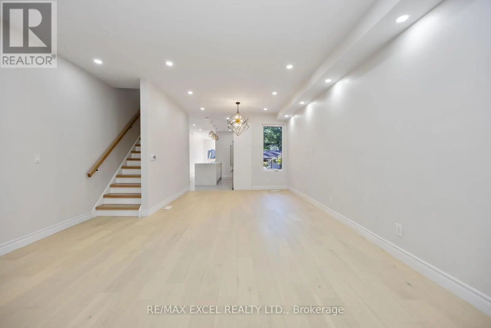 806 GLADSTONE AVENUE