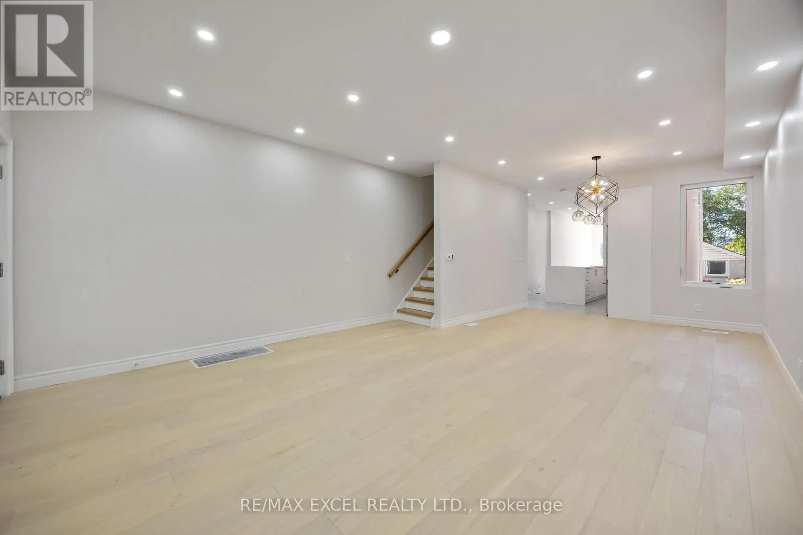 806 GLADSTONE AVENUE