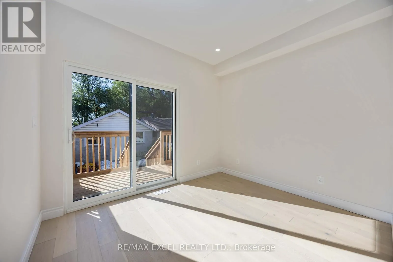 806 GLADSTONE AVENUE