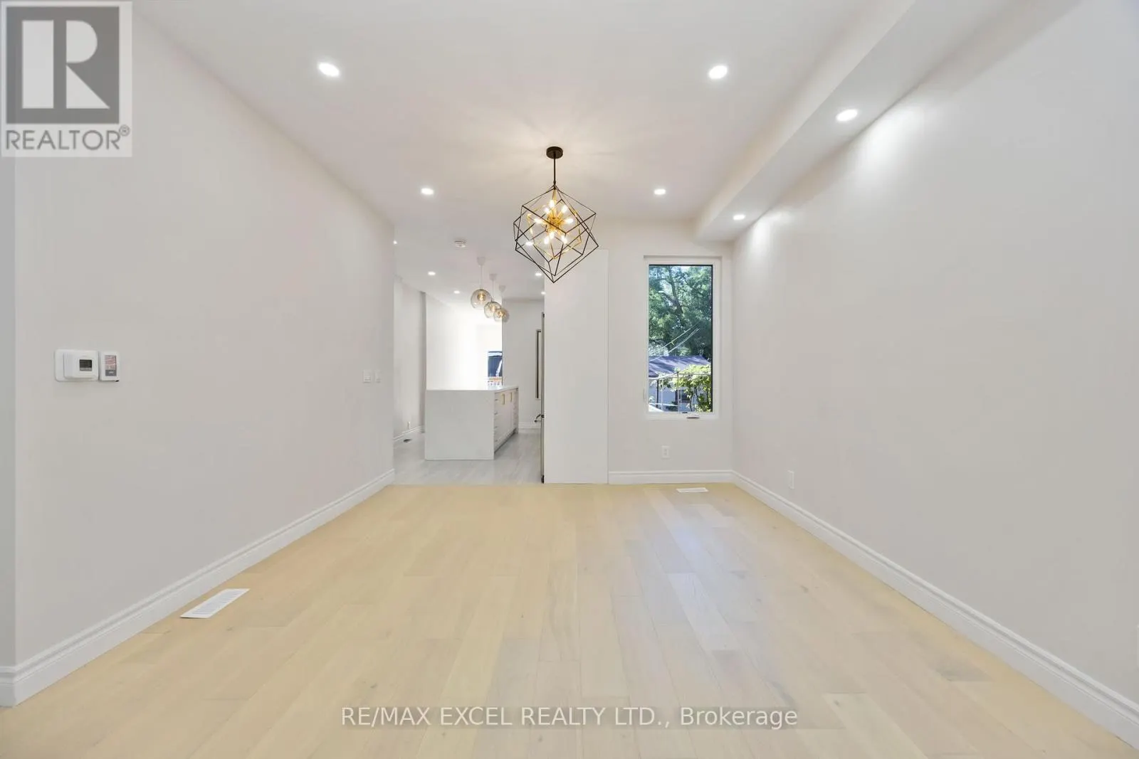 806 GLADSTONE AVENUE