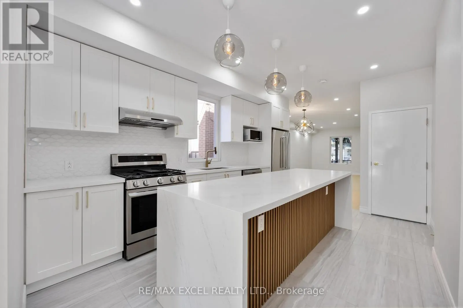 806 GLADSTONE AVENUE