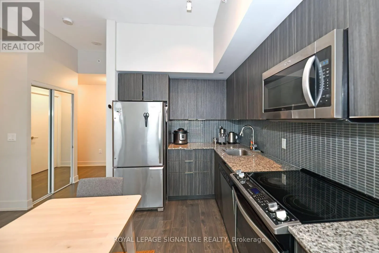 4211 - 30 SHORE BREEZE DRIVE