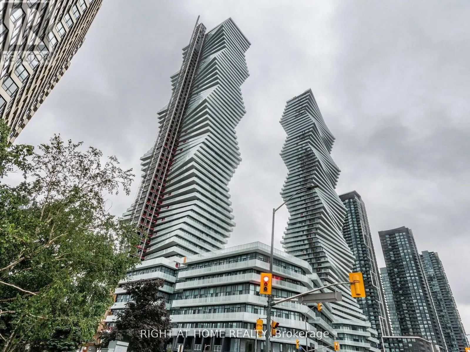 2410 - 3883 QUARTZ ROAD