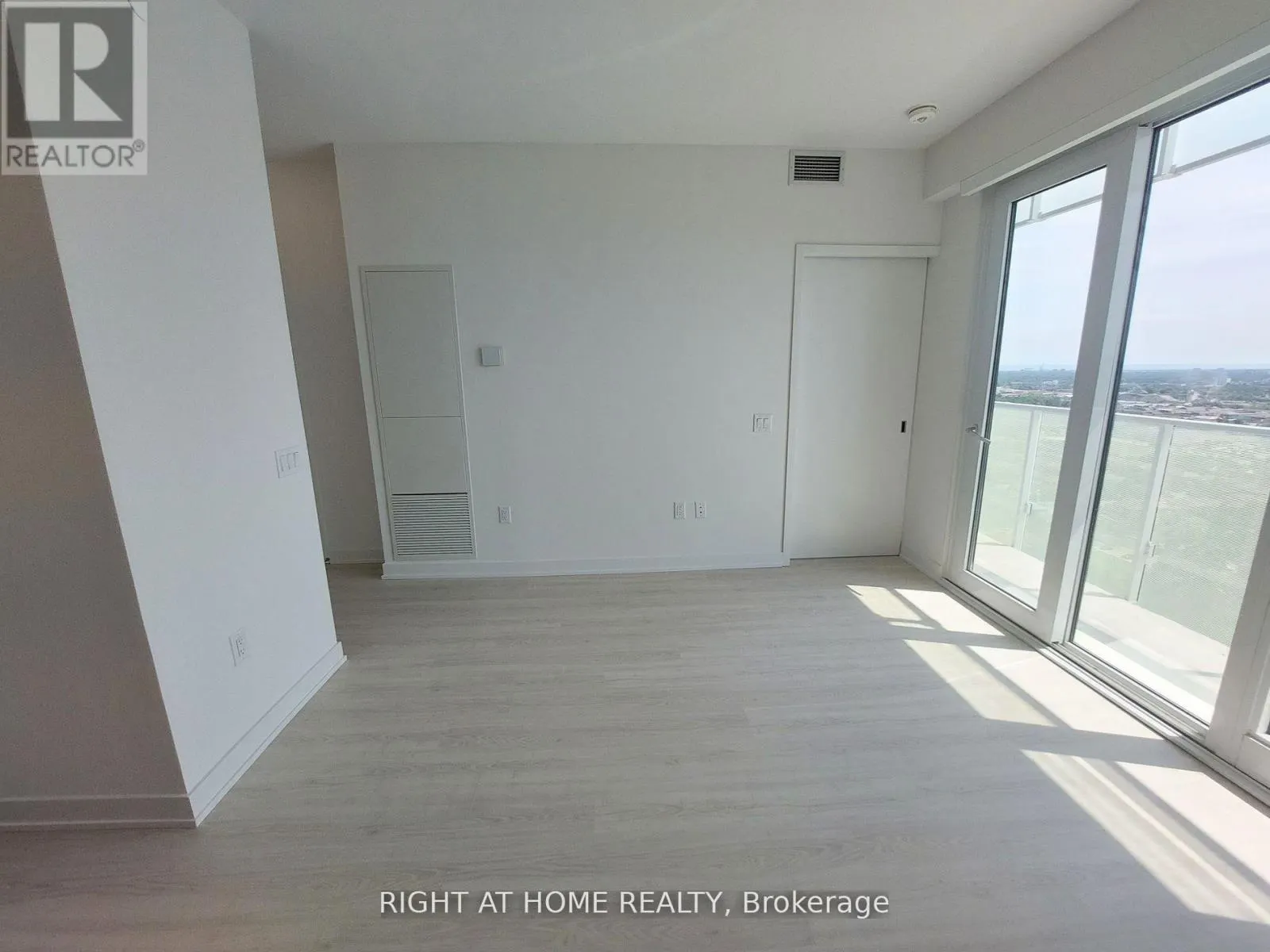 2410 - 3883 QUARTZ ROAD