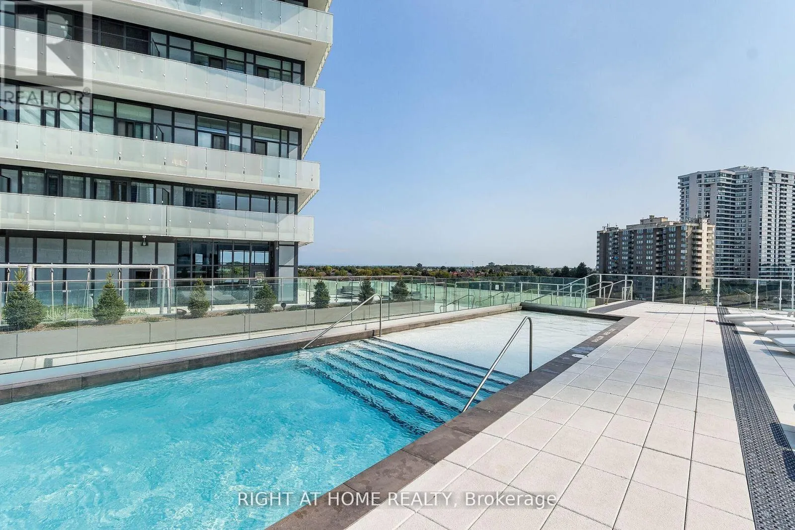 2410 - 3883 QUARTZ ROAD