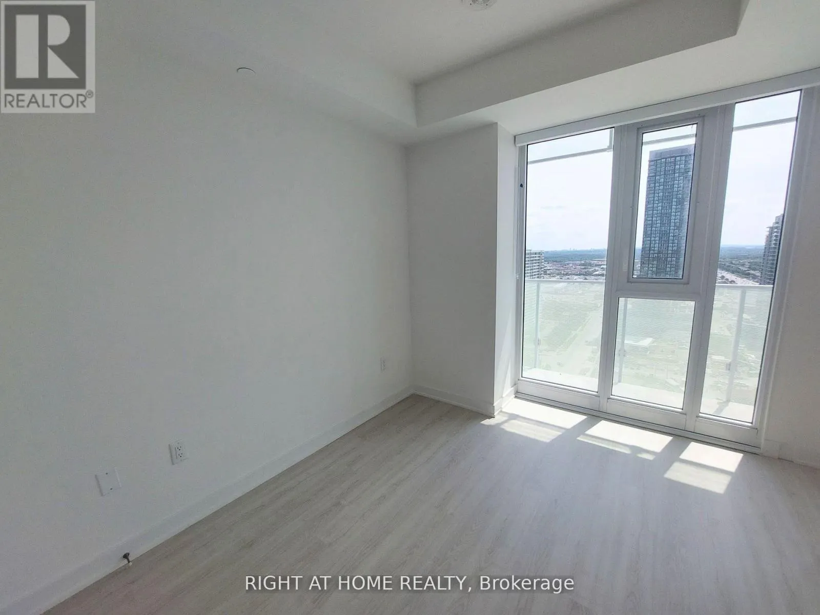 2410 - 3883 QUARTZ ROAD