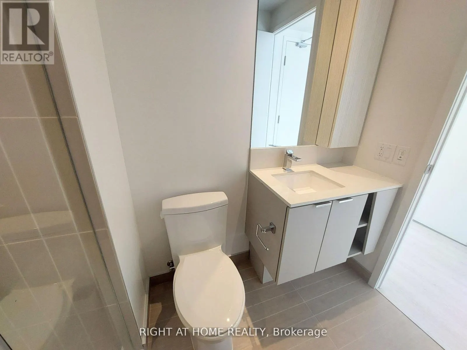 2410 - 3883 QUARTZ ROAD