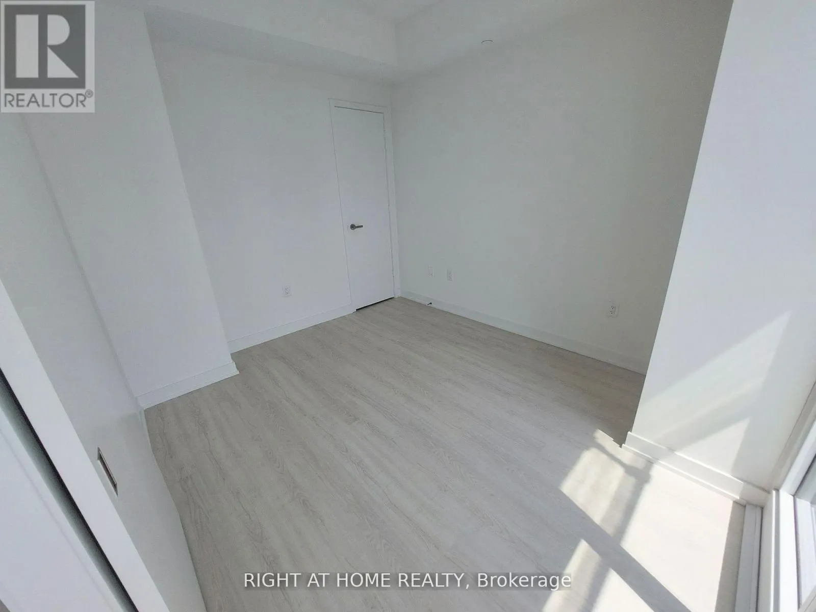 2410 - 3883 QUARTZ ROAD