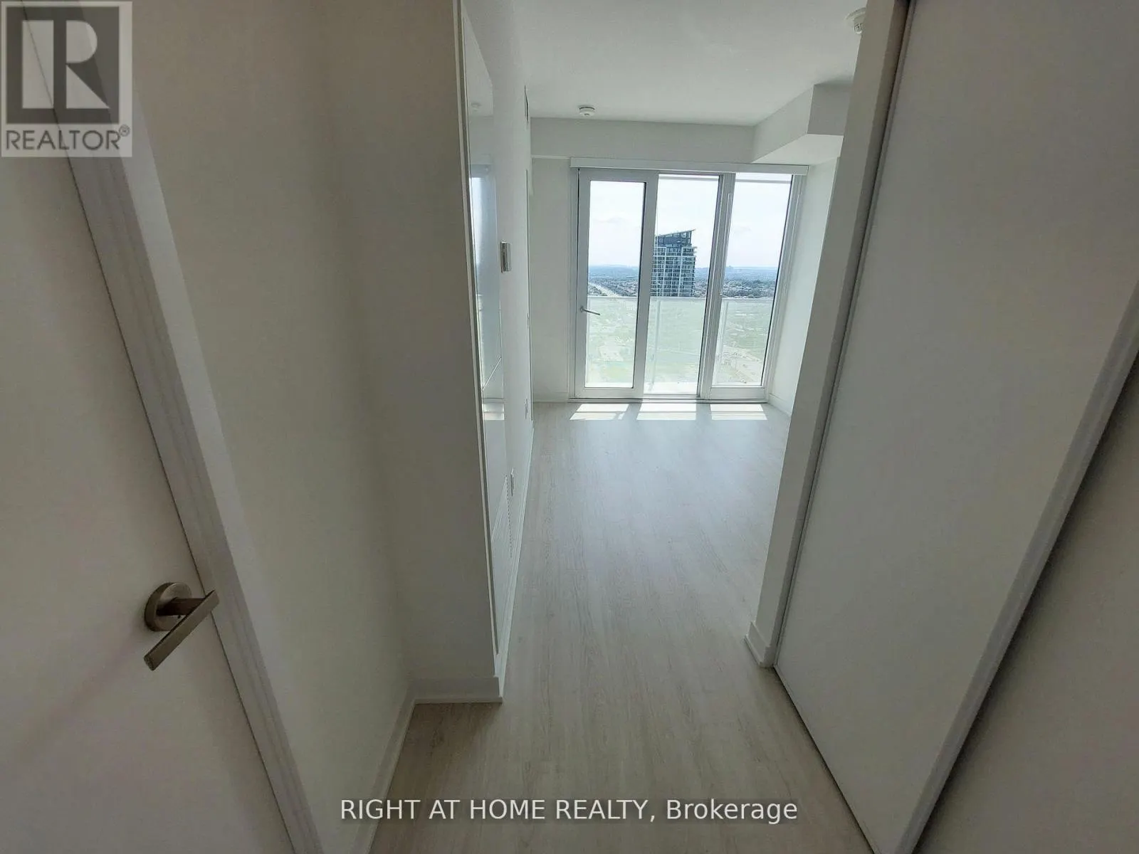 2410 - 3883 QUARTZ ROAD