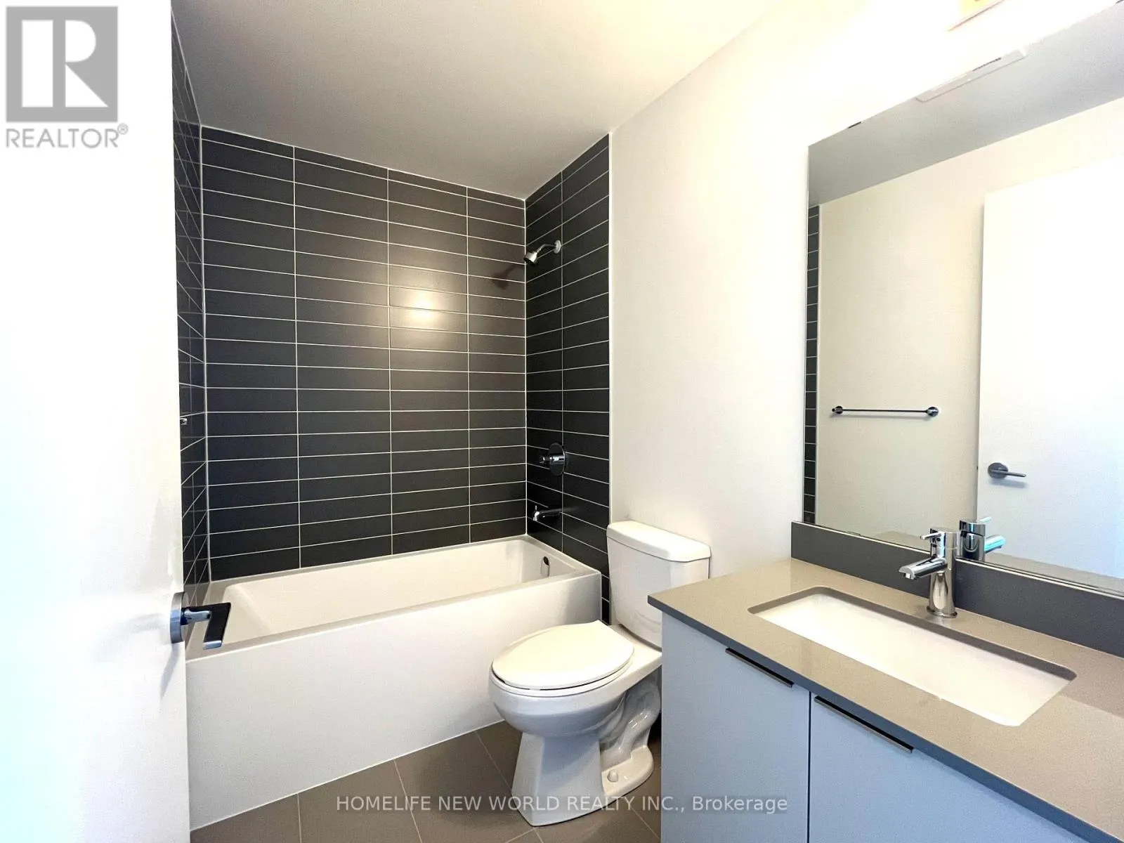 1905 - 3079 TRAFALGAR ROAD