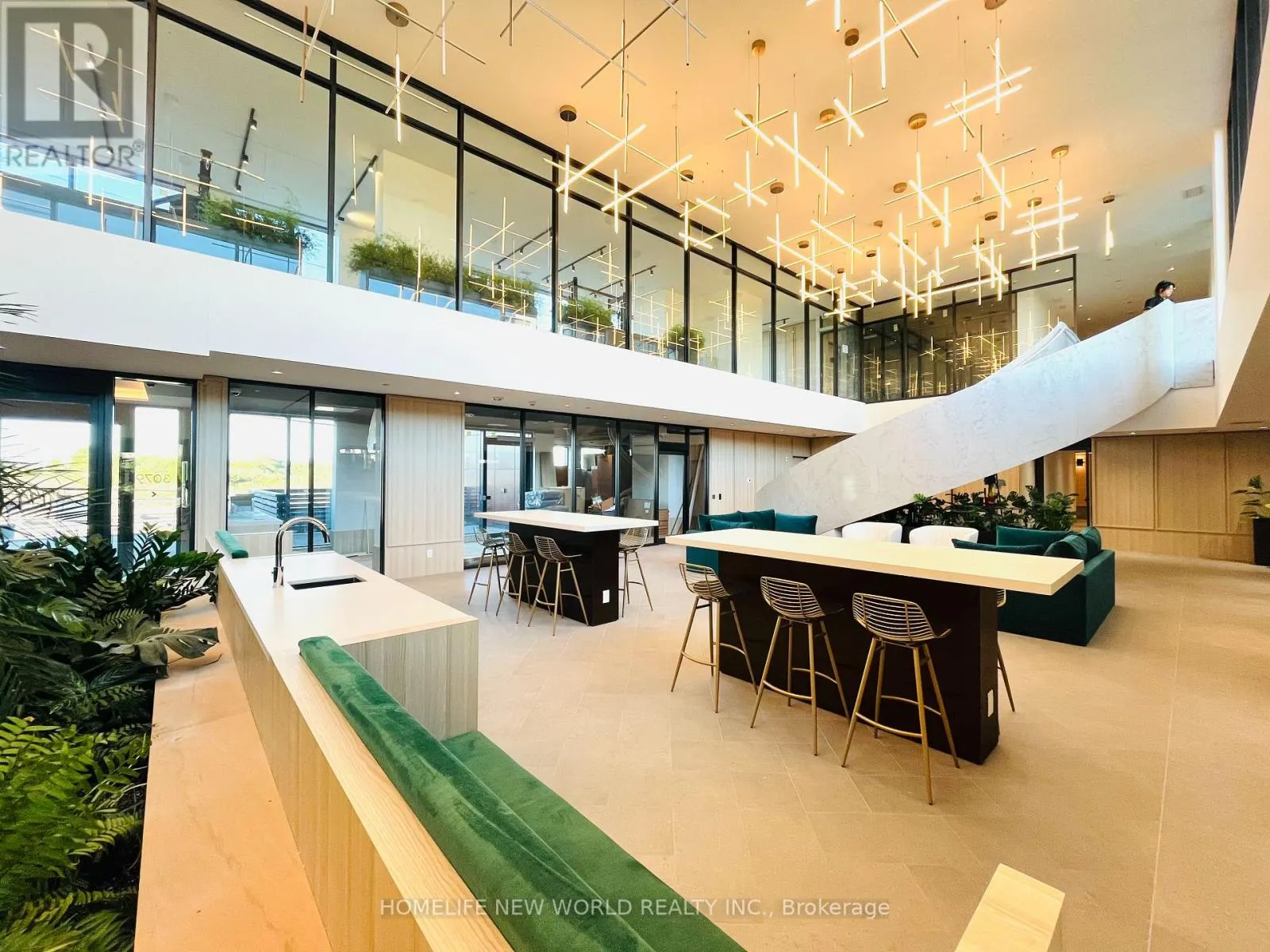 1905 - 3079 TRAFALGAR ROAD