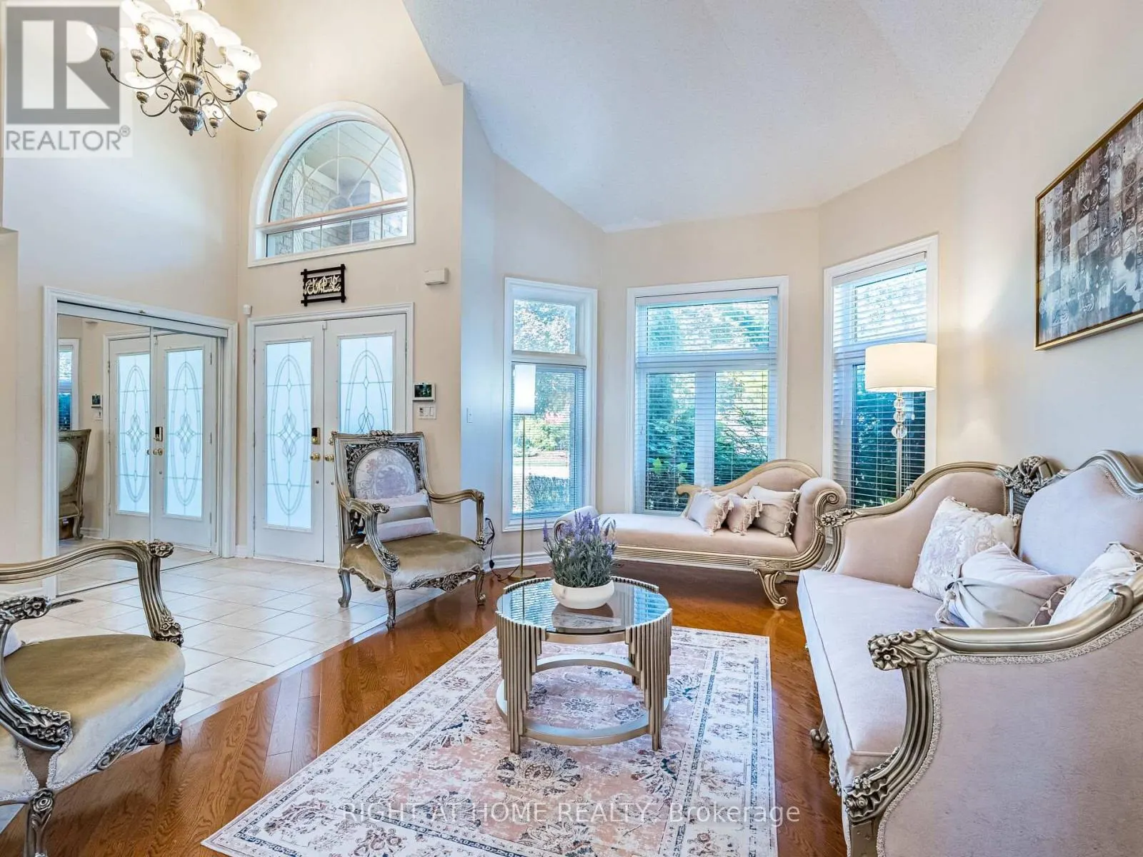 2204 CARPENTERS CIRCLE